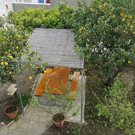 Apartamento Voula's Garden